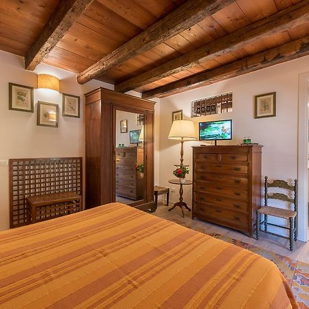 モンデッロ Il Glicine La Piana Dei Colli Bed & Breakfast エクステリア 写真