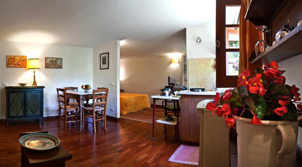 モンデッロ Il Glicine La Piana Dei Colli Bed & Breakfast 部屋 写真